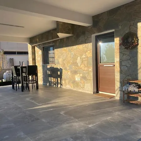 Diamond Stone Wooden *