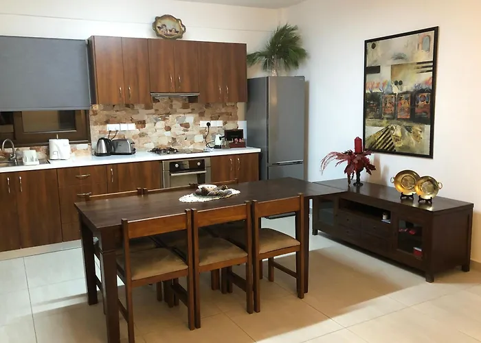 Diamond Stone Wooden Chandria