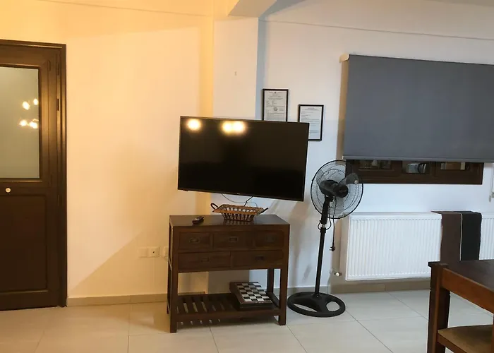 Diamond Stone Wooden * Chandria